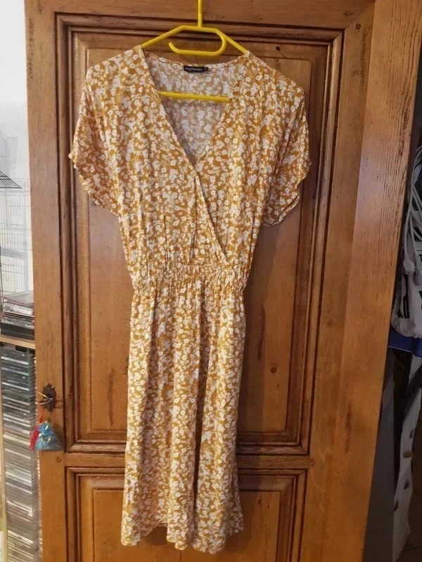 New mustard color floral dress size 38 – photo 2